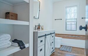 Harmony Cove Modern Getaway - Eclectic, Alabama