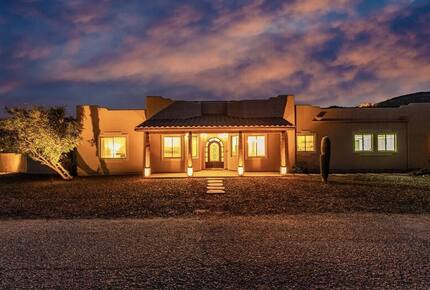 Luxury Desert Ranch Oasis Retreat - Phoenix, Arizona