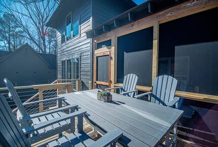 Harmony Cove Modern Getaway - Eclectic, Alabama