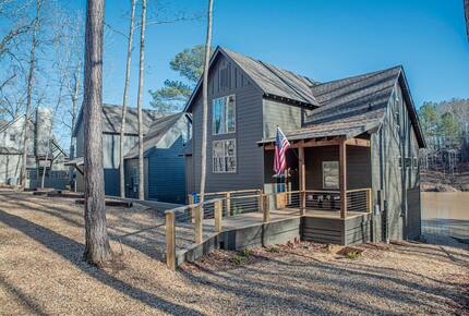 Harmony Cove Modern Getaway - Eclectic, Alabama