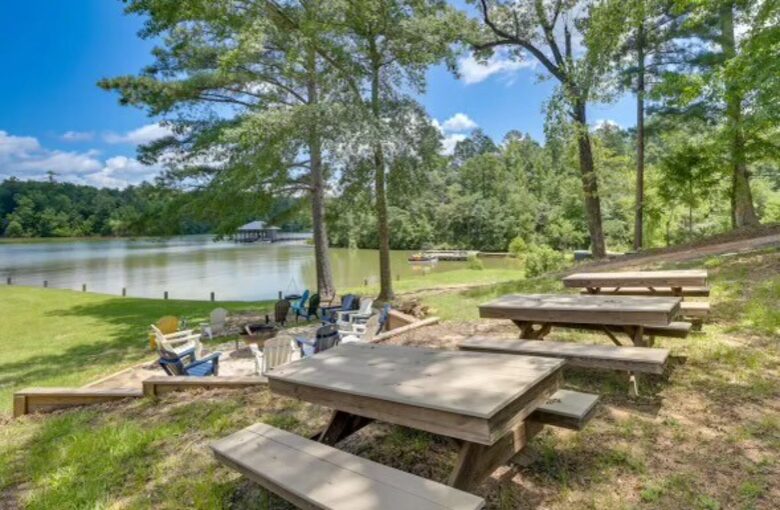 Harmony Cove Modern Getaway - Eclectic, Alabama