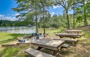 Harmony Cove Modern Getaway - Eclectic, Alabama