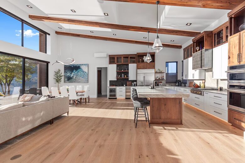 Coeur d’Alene Glasshouse on the Water - Coeur d'Alene, Idaho