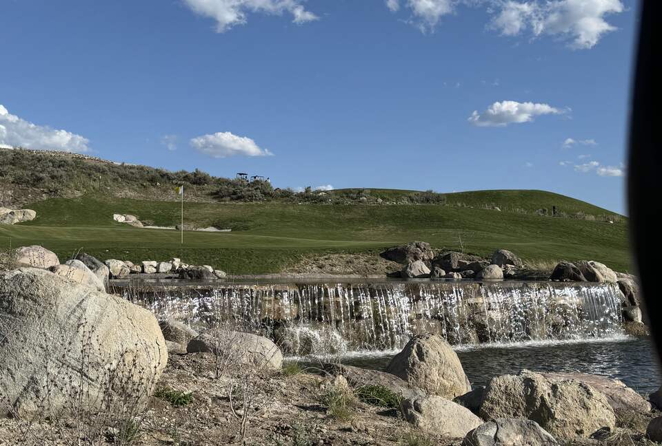 Par 3 golf course in Promontory