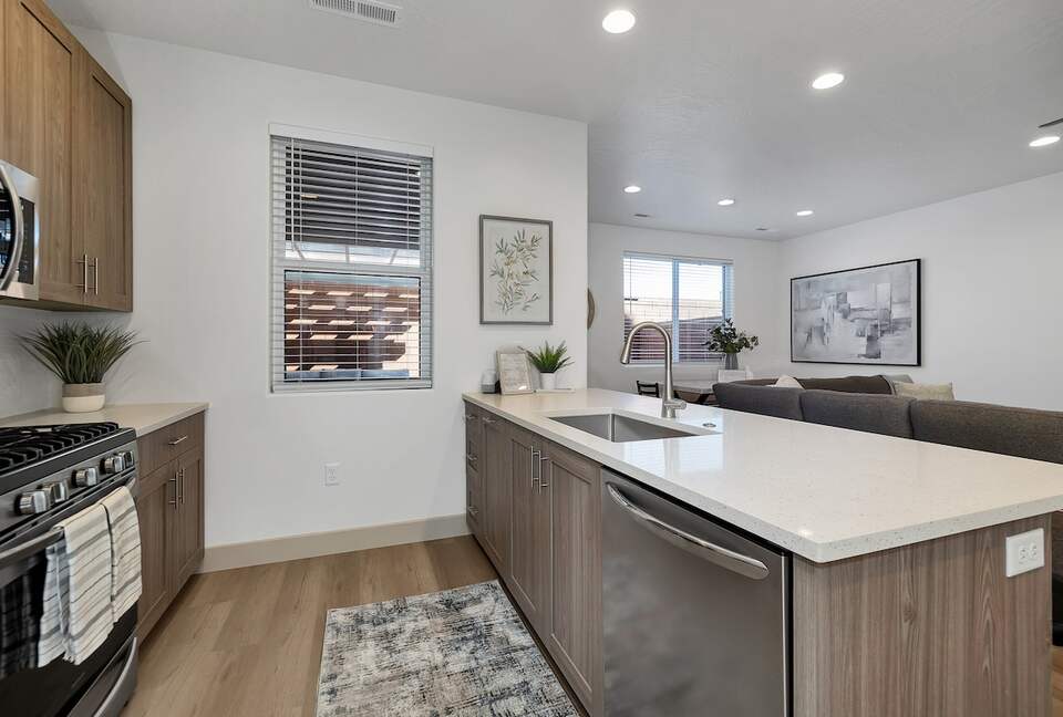 New St. George Getaway "Sunny Daze"! - Santa Clara, Utah