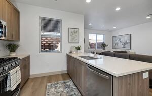 New St. George Getaway "Sunny Daze"! - Santa Clara, Utah