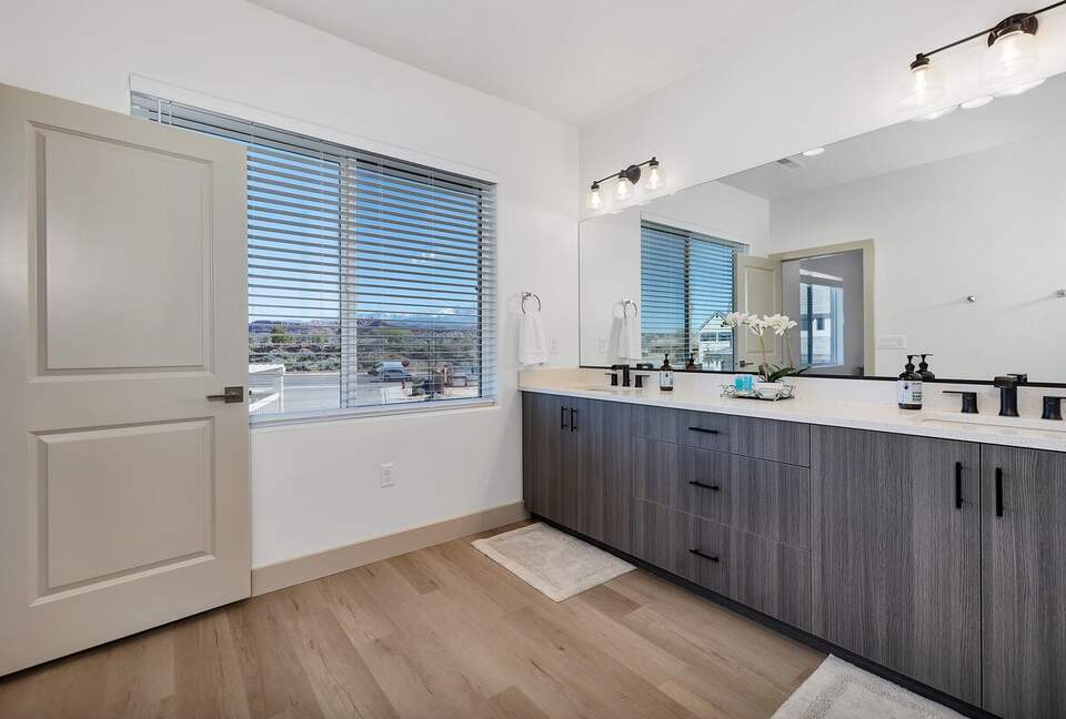 New St. George Getaway "Sunny Daze"! - Santa Clara, Utah