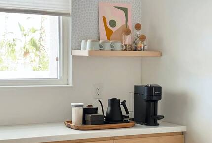 Designer Palm Springs Retreat with Heated Pool & Mountain Views - Palm Springs, California