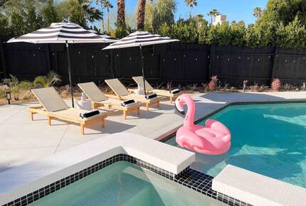 Designer Palm Springs Retreat with Heated Pool & Mountain Views - Palm Springs, California