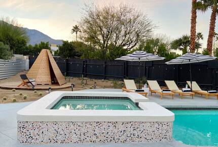 Designer Palm Springs Retreat with Heated Pool & Mountain Views - Palm Springs, California