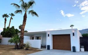 Designer Palm Springs Retreat with Heated Pool & Mountain Views - Palm Springs, California