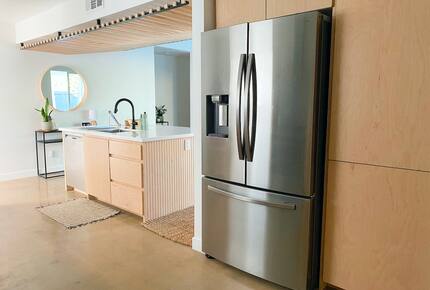 Designer Palm Springs Retreat with Heated Pool & Mountain Views - Palm Springs, California