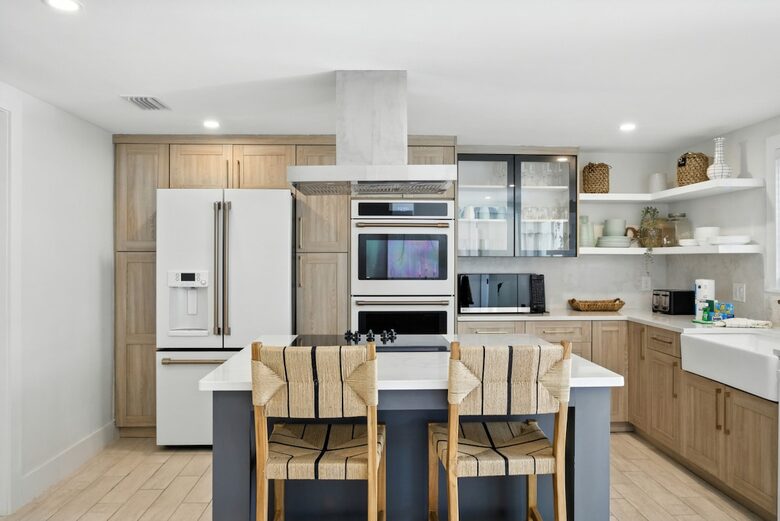 Waterfront Grandeur on Anna Maria - Holmes Beach, Florida