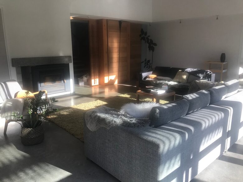 A Peaceful Architectural Sanctuary with Spa Pool - Te Horo, New Zealand