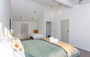 A Peaceful Architectural Sanctuary with Spa Pool - Te Horo, New Zealand