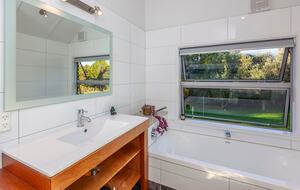 A Peaceful Architectural Sanctuary with Spa Pool - Te Horo, New Zealand