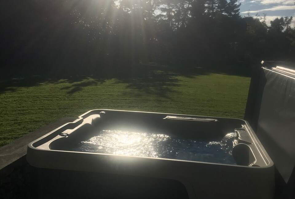 A Peaceful Architectural Sanctuary with Spa Pool - Te Horo, New Zealand