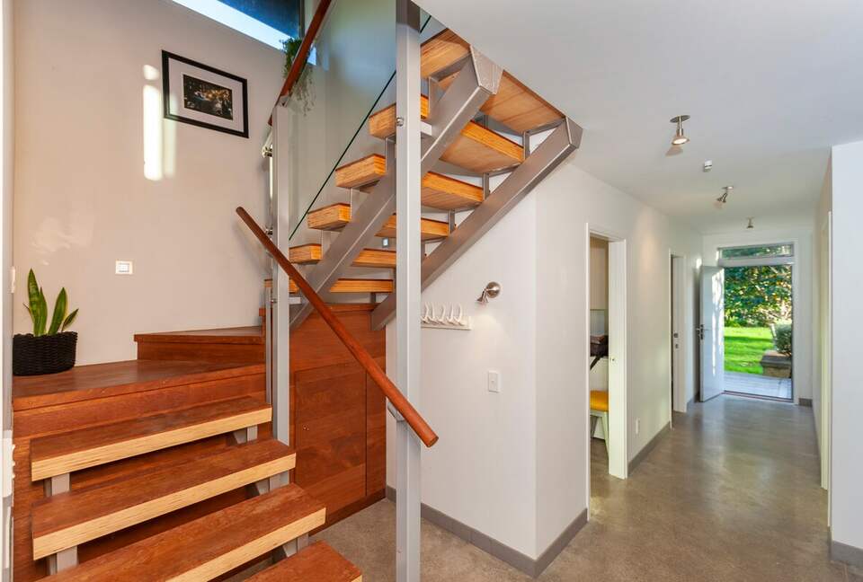 A Peaceful Architectural Sanctuary with Spa Pool - Te Horo, New Zealand