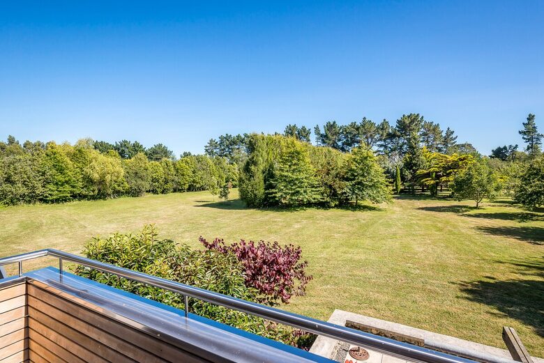 A Peaceful Architectural Sanctuary with Spa Pool - Te Horo, New Zealand