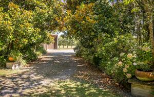 A Peaceful Architectural Sanctuary with Spa Pool - Te Horo, New Zealand