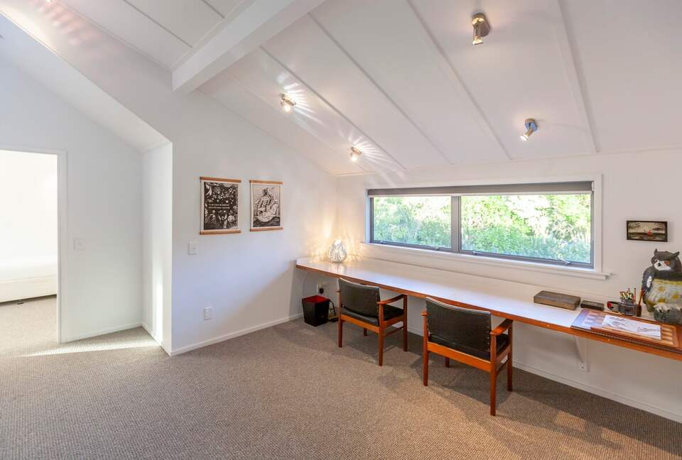 A Peaceful Architectural Sanctuary with Spa Pool - Te Horo, New Zealand