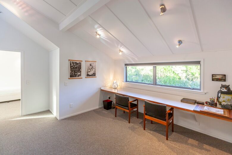 A Peaceful Architectural Sanctuary with Spa Pool - Te Horo, New Zealand