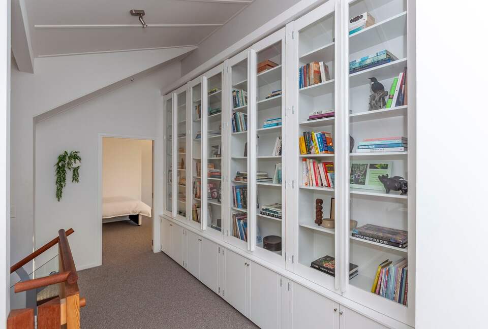 A Peaceful Architectural Sanctuary with Spa Pool - Te Horo, New Zealand