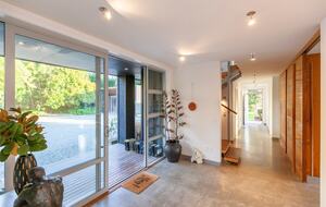 A Peaceful Architectural Sanctuary with Spa Pool - Te Horo, New Zealand