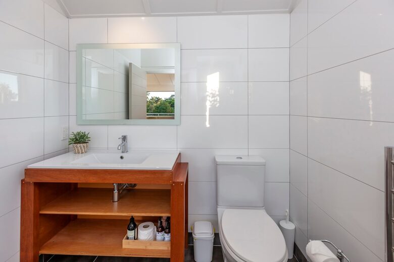 A Peaceful Architectural Sanctuary with Spa Pool - Te Horo, New Zealand