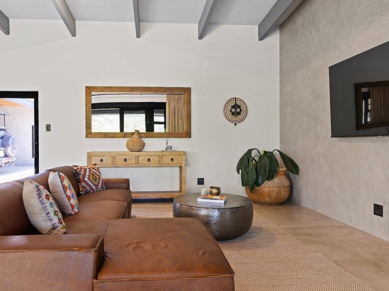 The Bush Den - Hoedspruit, South Africa