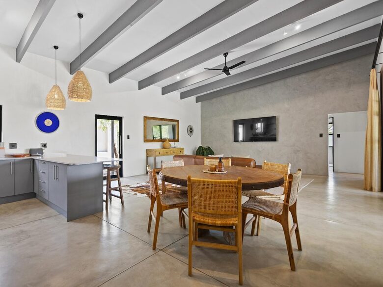 The Bush Den - Hoedspruit, South Africa