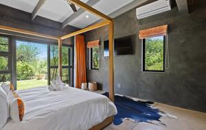 The Bush Den - Hoedspruit, South Africa