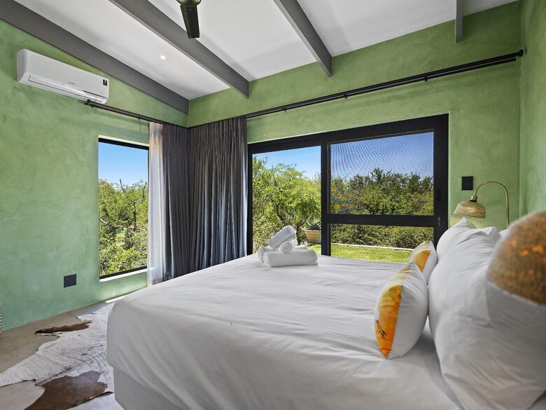 The Bush Den - Hoedspruit, South Africa