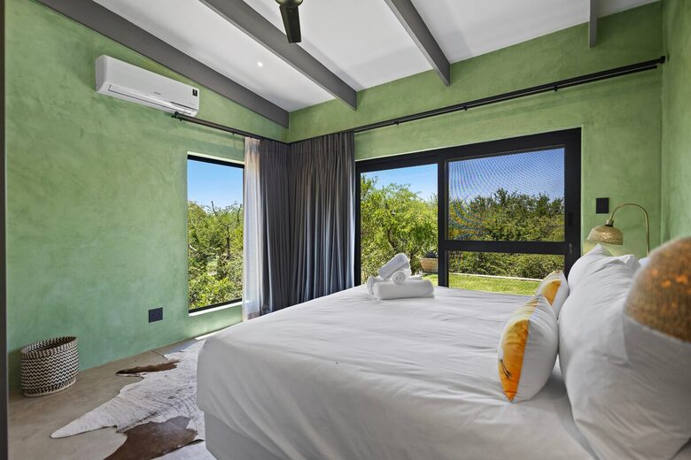 The Bush Den - Hoedspruit, South Africa