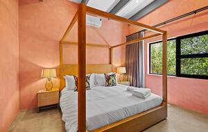 The Bush Den - Hoedspruit, South Africa