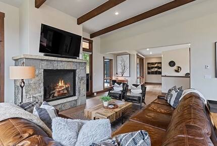 Five-Bedroom Alpine Escape with Forest Views & Resort Amenities - Silverthorne, Colorado