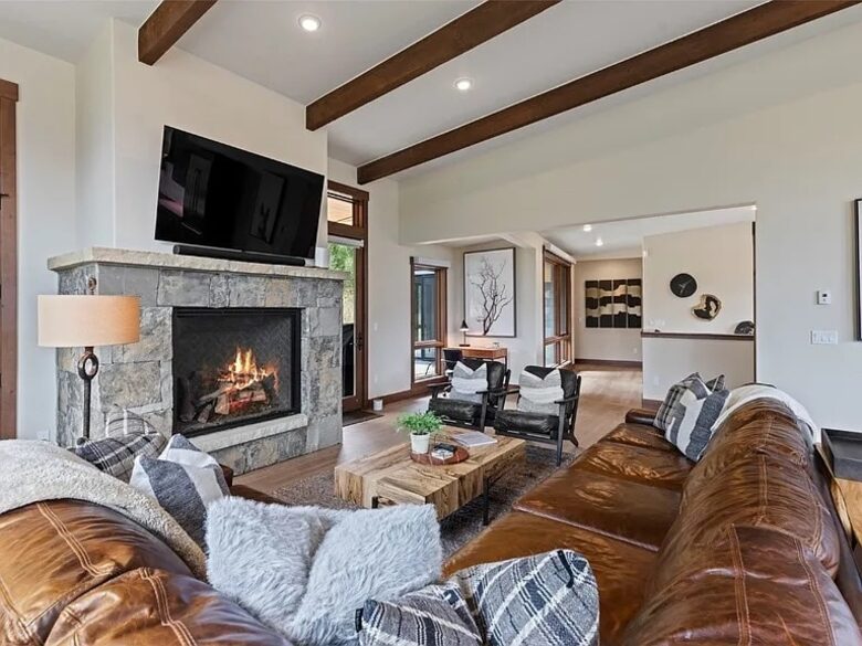 Five-Bedroom Alpine Escape with Forest Views & Resort Amenities - Silverthorne, Colorado