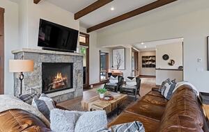 Five-Bedroom Alpine Escape with Forest Views & Resort Amenities - Silverthorne, Colorado