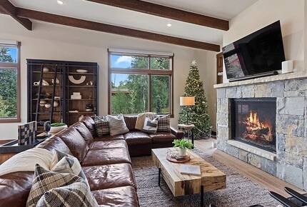 Five-Bedroom Alpine Escape with Forest Views & Resort Amenities - Silverthorne, Colorado