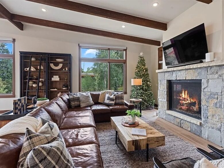 Five-Bedroom Alpine Escape with Forest Views & Resort Amenities - Silverthorne, Colorado