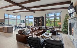 Five-Bedroom Alpine Escape with Forest Views & Resort Amenities - Silverthorne, Colorado