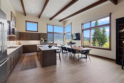 Five-Bedroom Alpine Escape with Forest Views & Resort Amenities - Silverthorne, Colorado