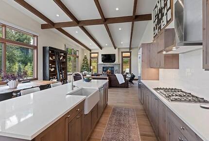 Five-Bedroom Alpine Escape with Forest Views & Resort Amenities - Silverthorne, Colorado