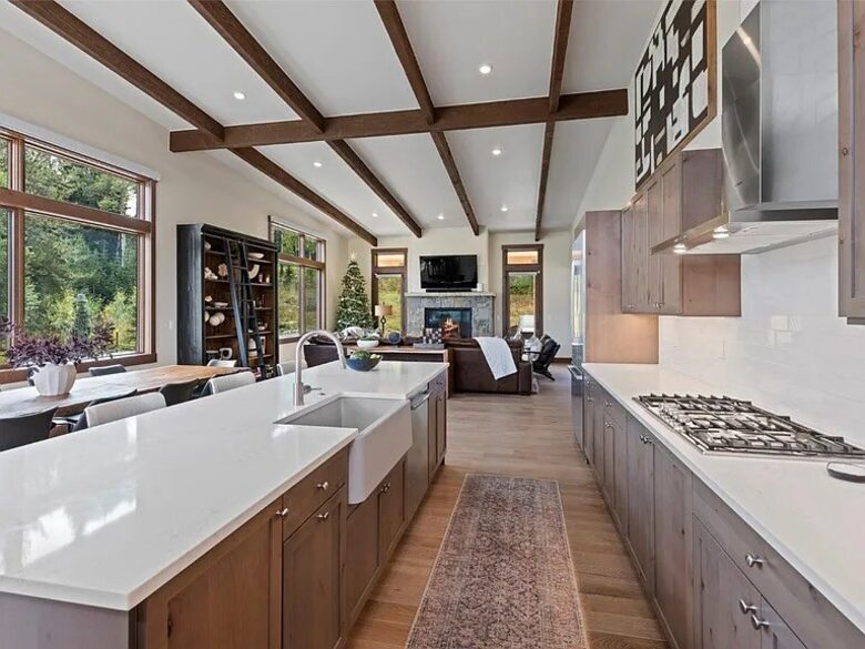 Five-Bedroom Alpine Escape with Forest Views & Resort Amenities - Silverthorne, Colorado