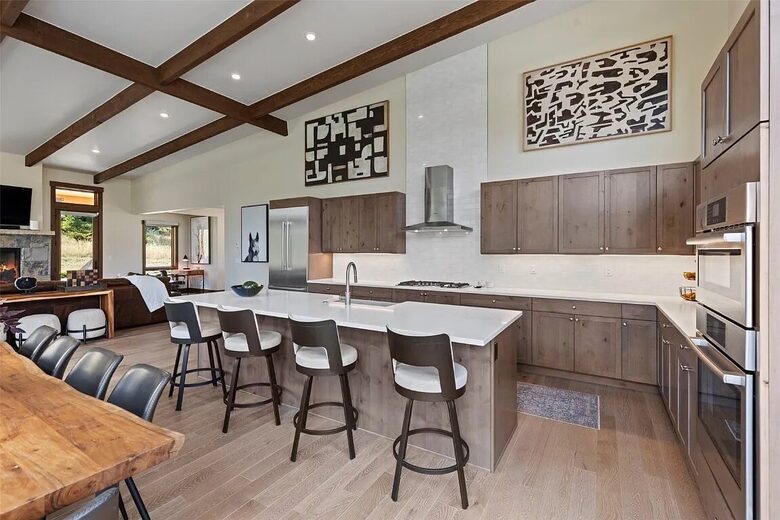 Five-Bedroom Alpine Escape with Forest Views & Resort Amenities - Silverthorne, Colorado