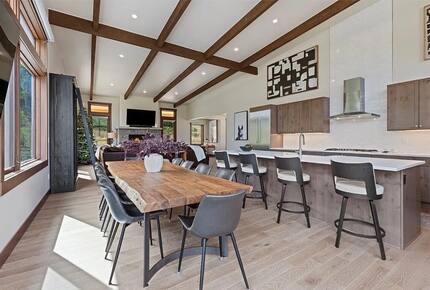 Five-Bedroom Alpine Escape with Forest Views & Resort Amenities - Silverthorne, Colorado