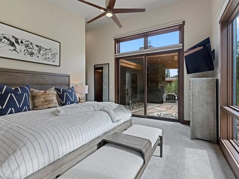 Five-Bedroom Alpine Escape with Forest Views & Resort Amenities - Silverthorne, Colorado