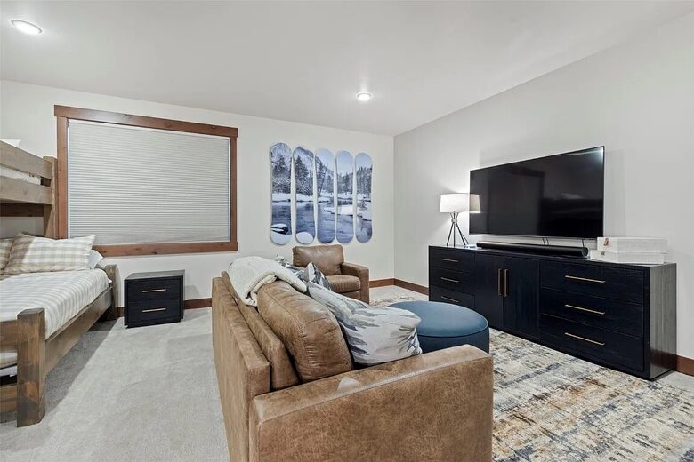 Five-Bedroom Alpine Escape with Forest Views & Resort Amenities - Silverthorne, Colorado