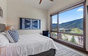 Five-Bedroom Alpine Escape with Forest Views & Resort Amenities - Silverthorne, Colorado