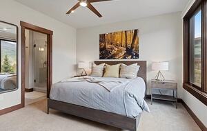 Five-Bedroom Alpine Escape with Forest Views & Resort Amenities - Silverthorne, Colorado